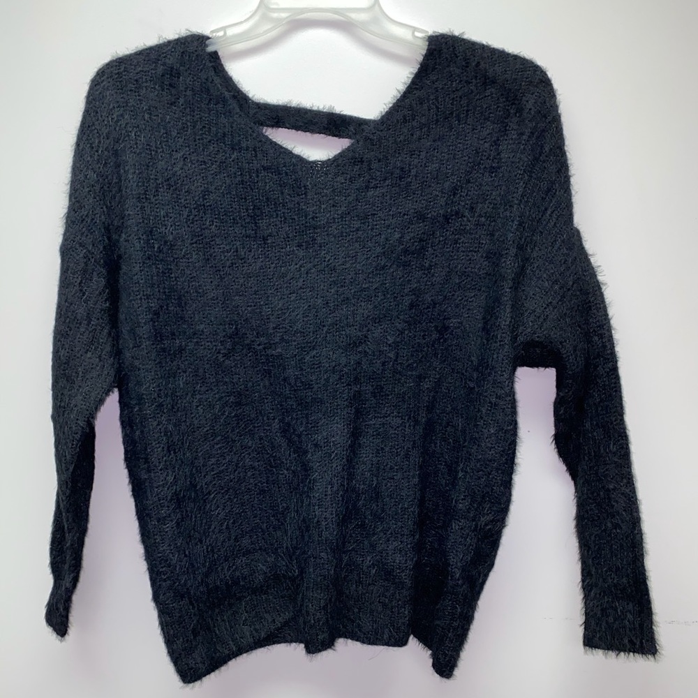 🕳Fashion Nova🕳 Fuzzy Open Back Sweater